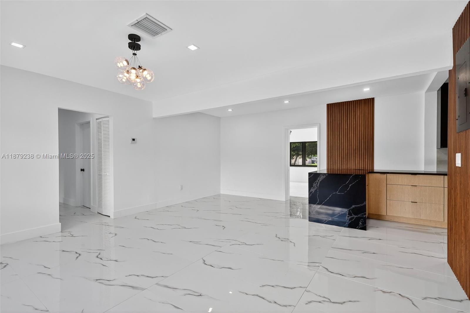 240 NW 146th St Miami, FL 33168