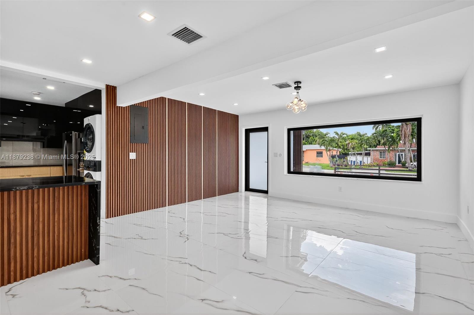 240 NW 146th St Miami, FL 33168