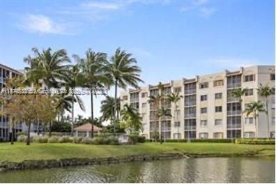 3600 Oaks Clubhouse Dr #509