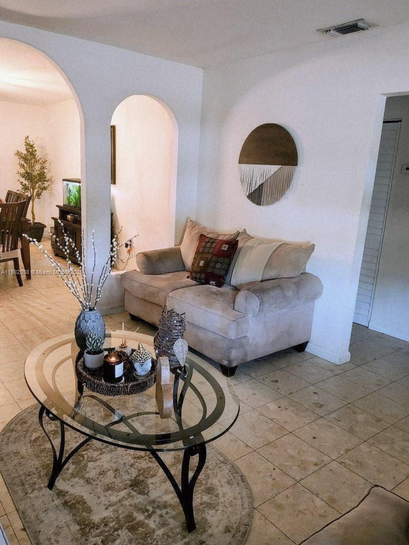 3124 SW 63rd Ave Miami, FL 33155 3124 SW 63rd Ave Miami, FL 33155
