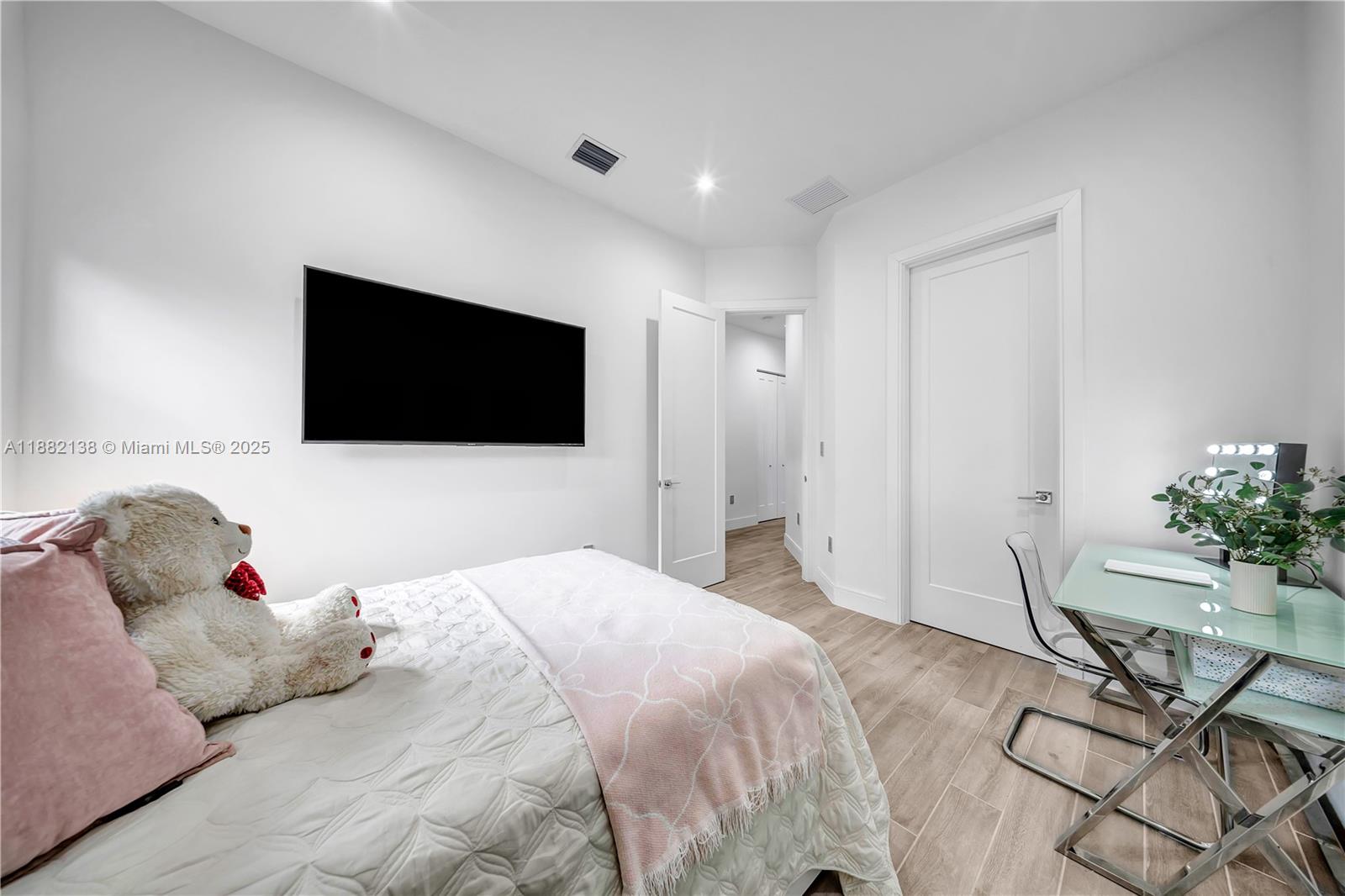 4757 NW 85th Ave Doral, FL 33166