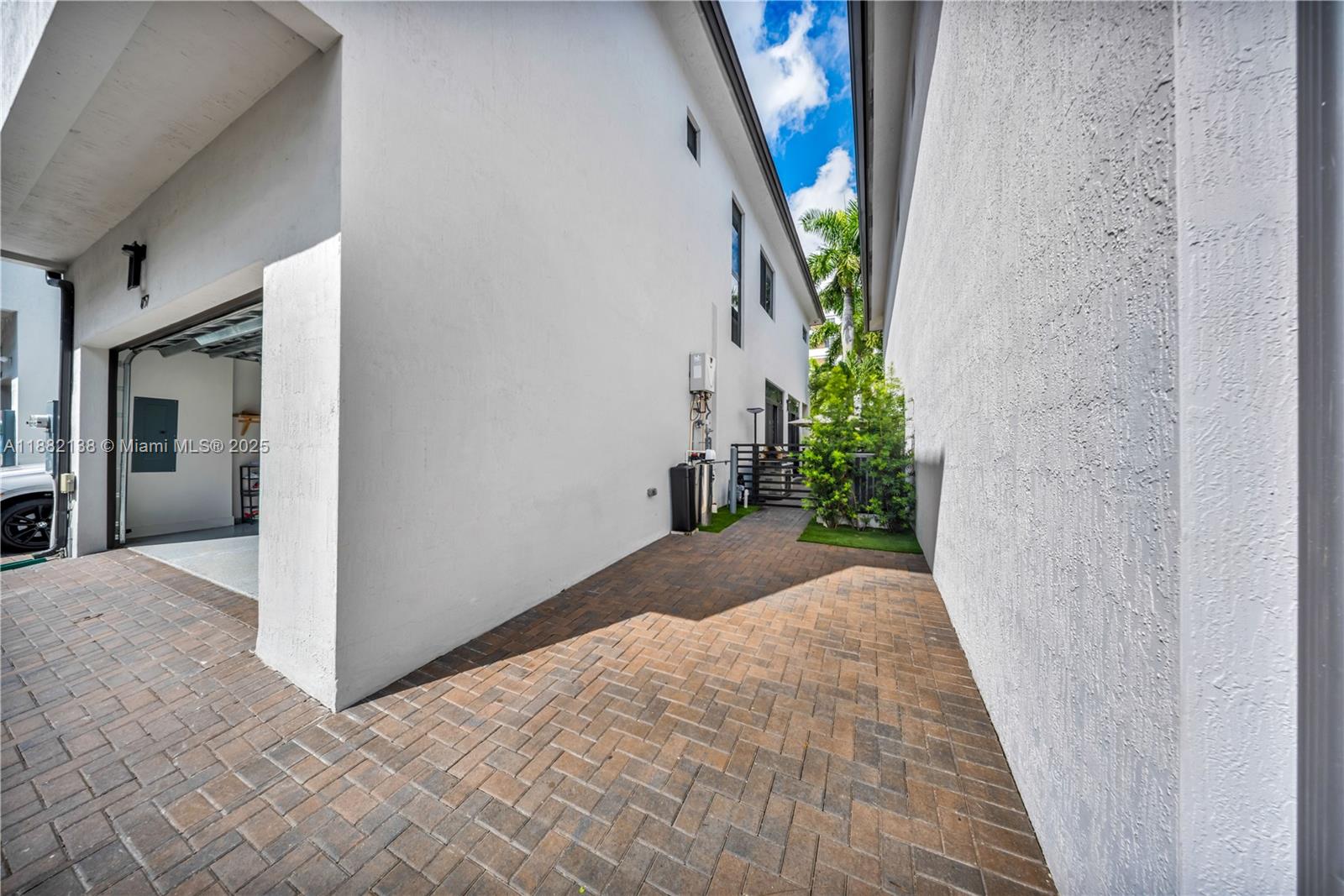 4757 NW 85th Ave Doral, FL 33166