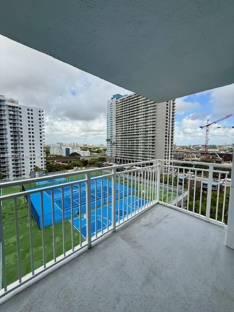 image Madison Downtown Condo10