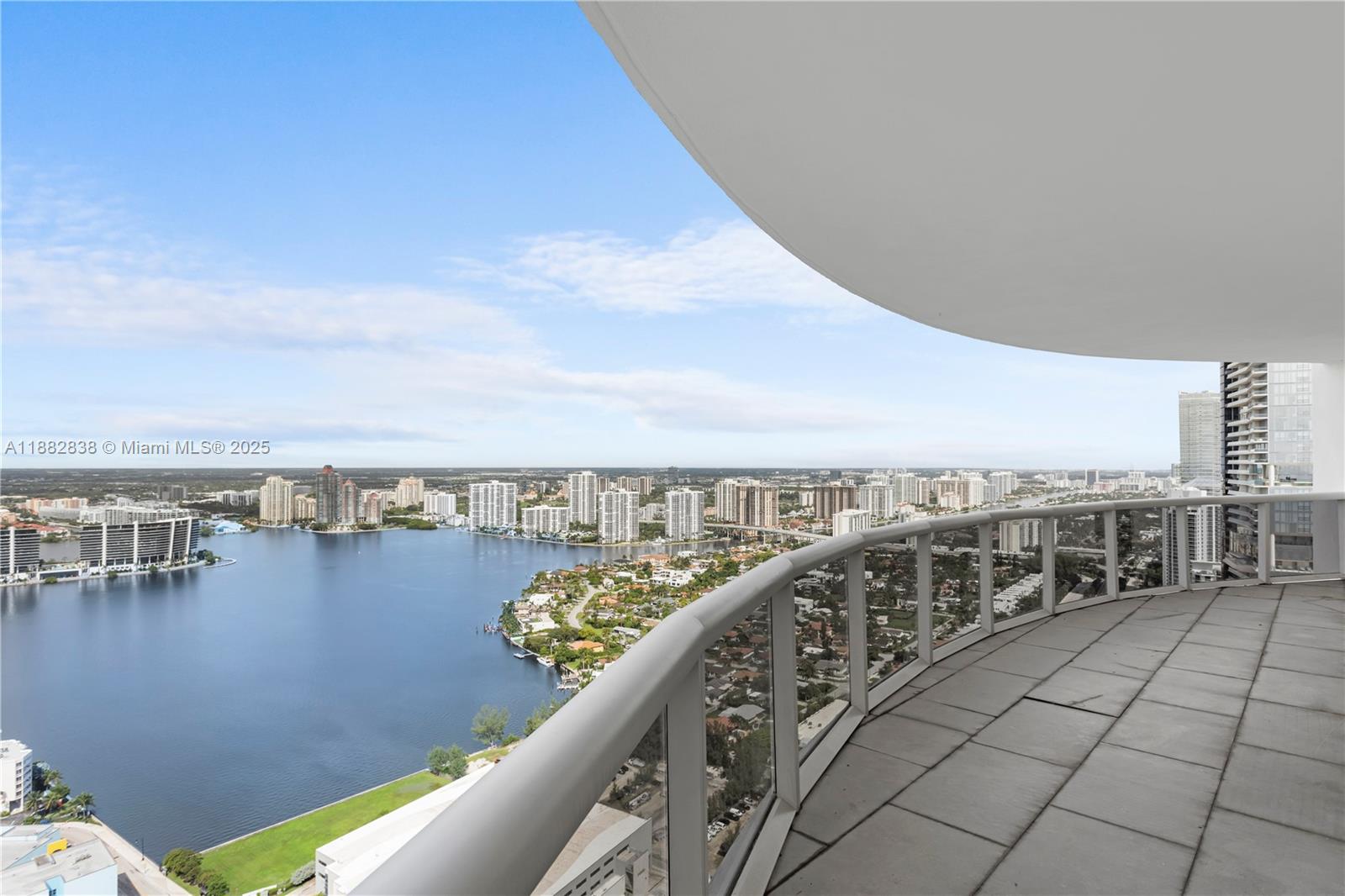 18201 Collins Ave #5301