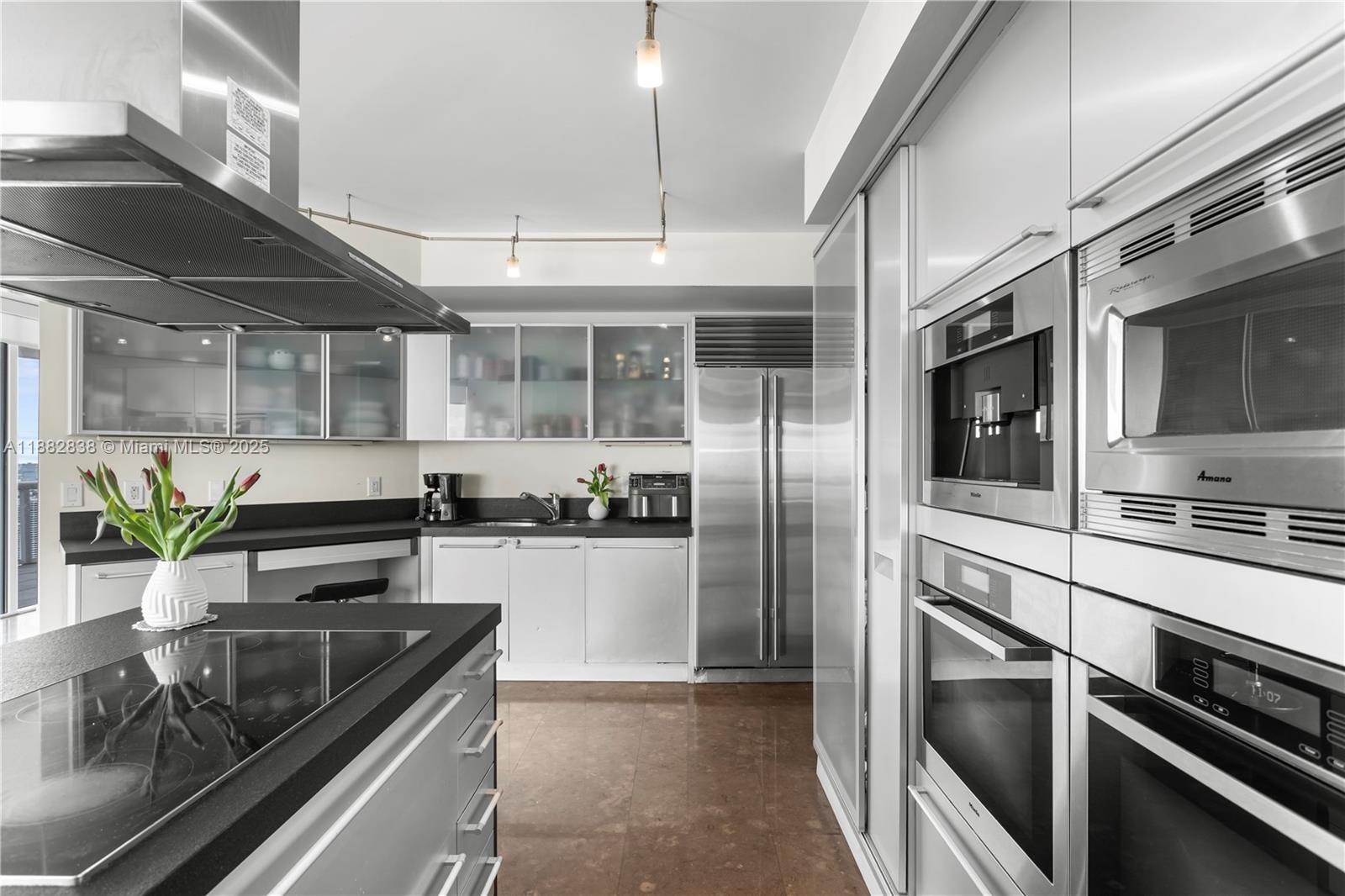 image Trump Royale Condo17