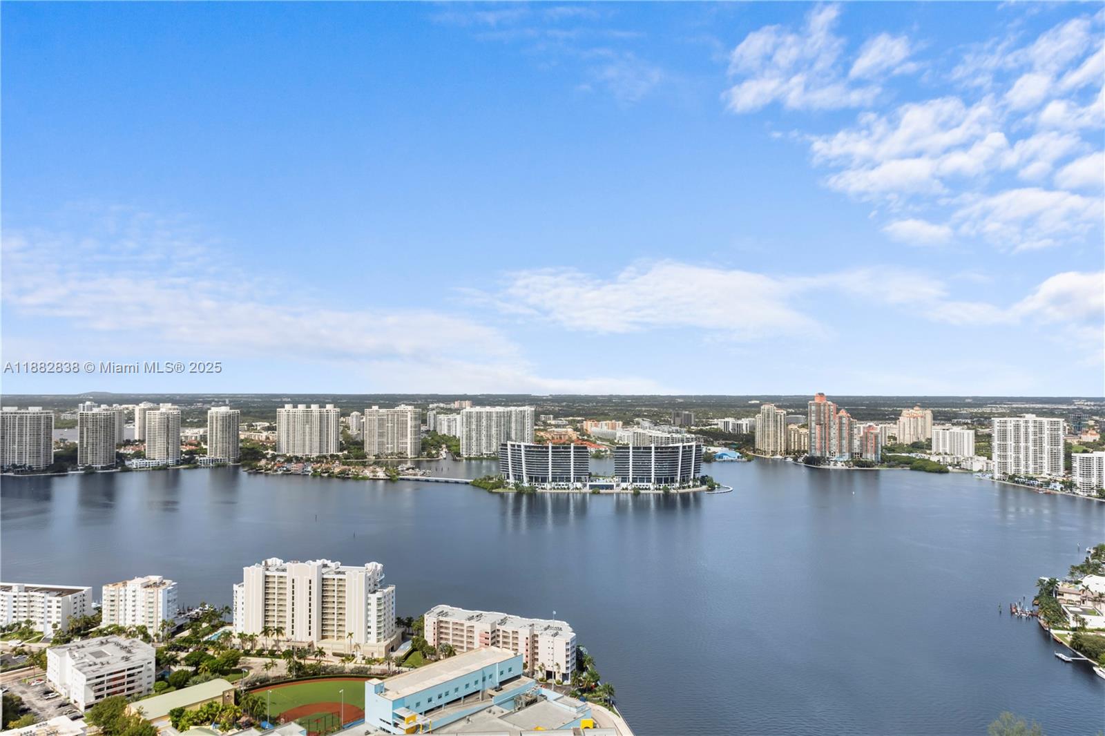 image Trump Royale Condo1