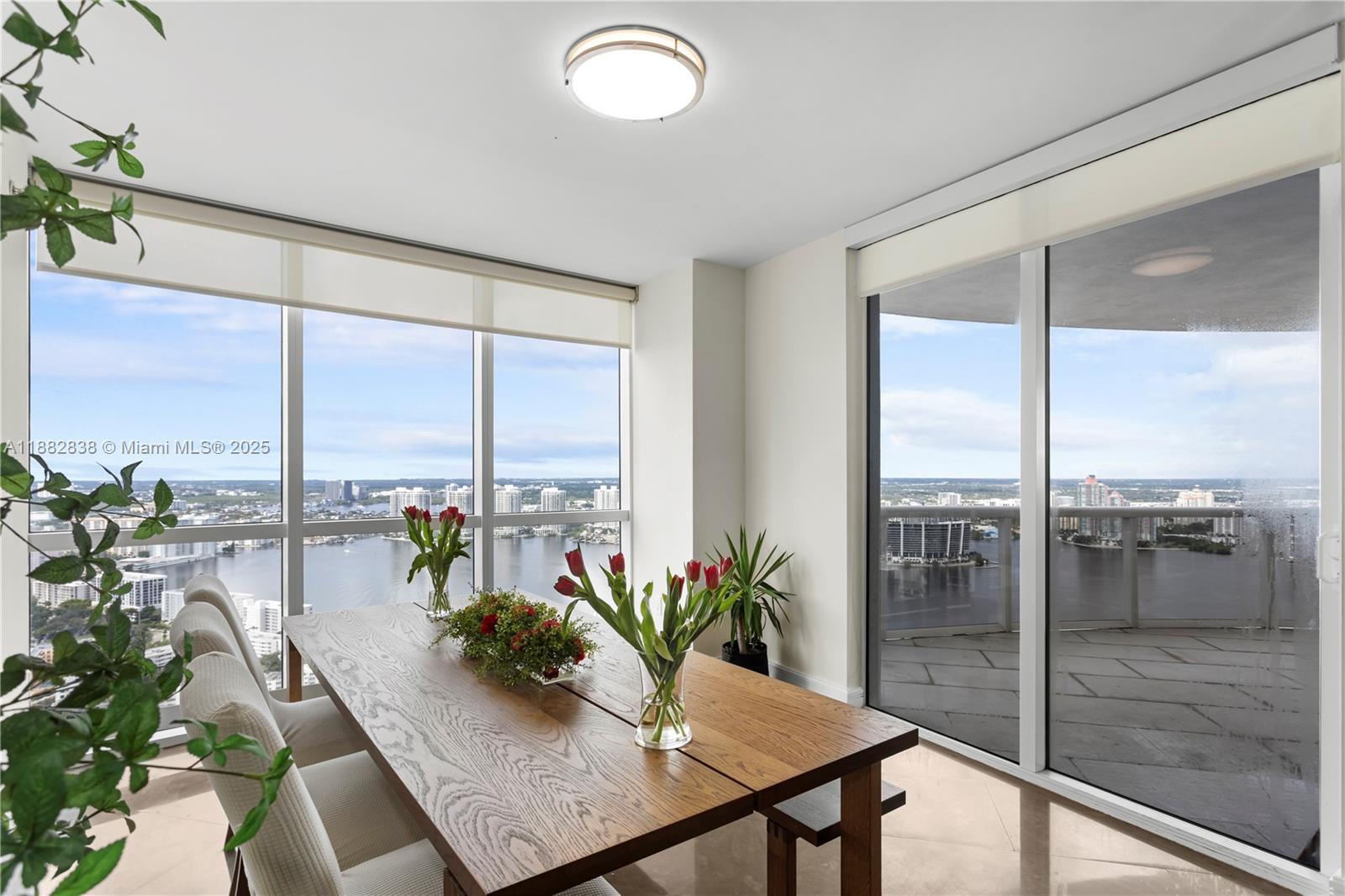 image Trump Royale Condo19