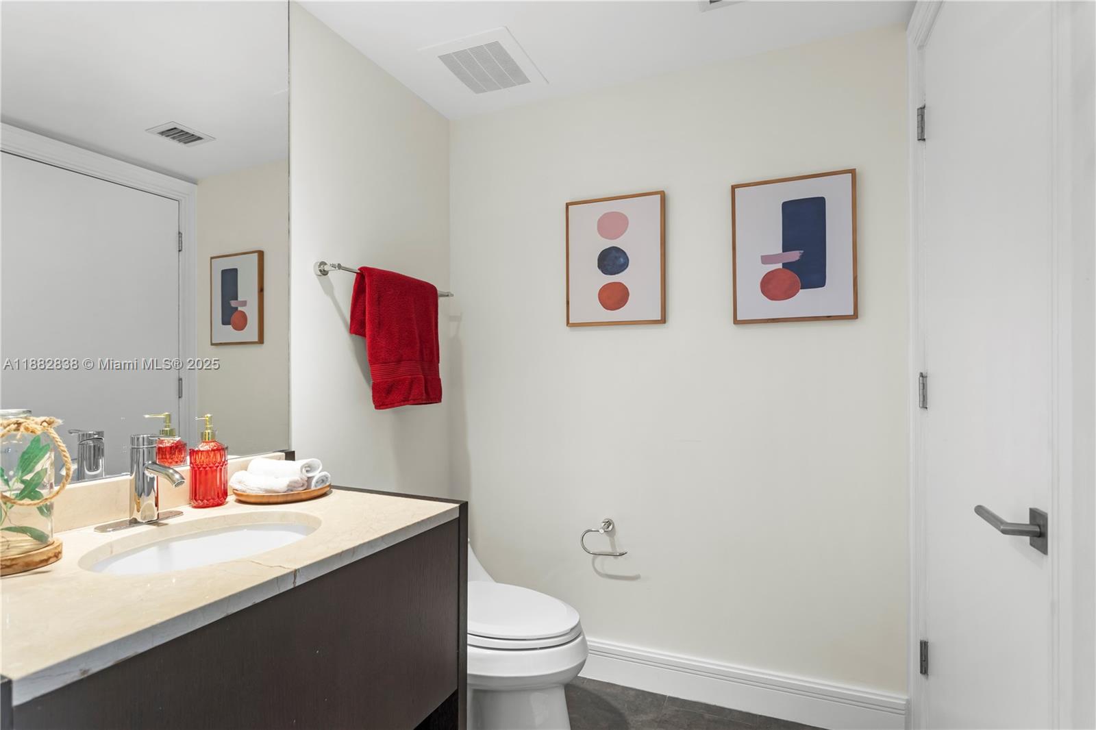 image Trump Royale Condo20