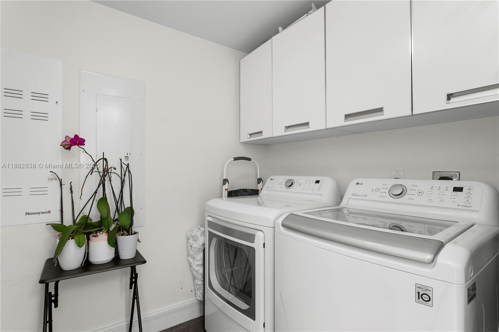 image Trump Royale Condo21