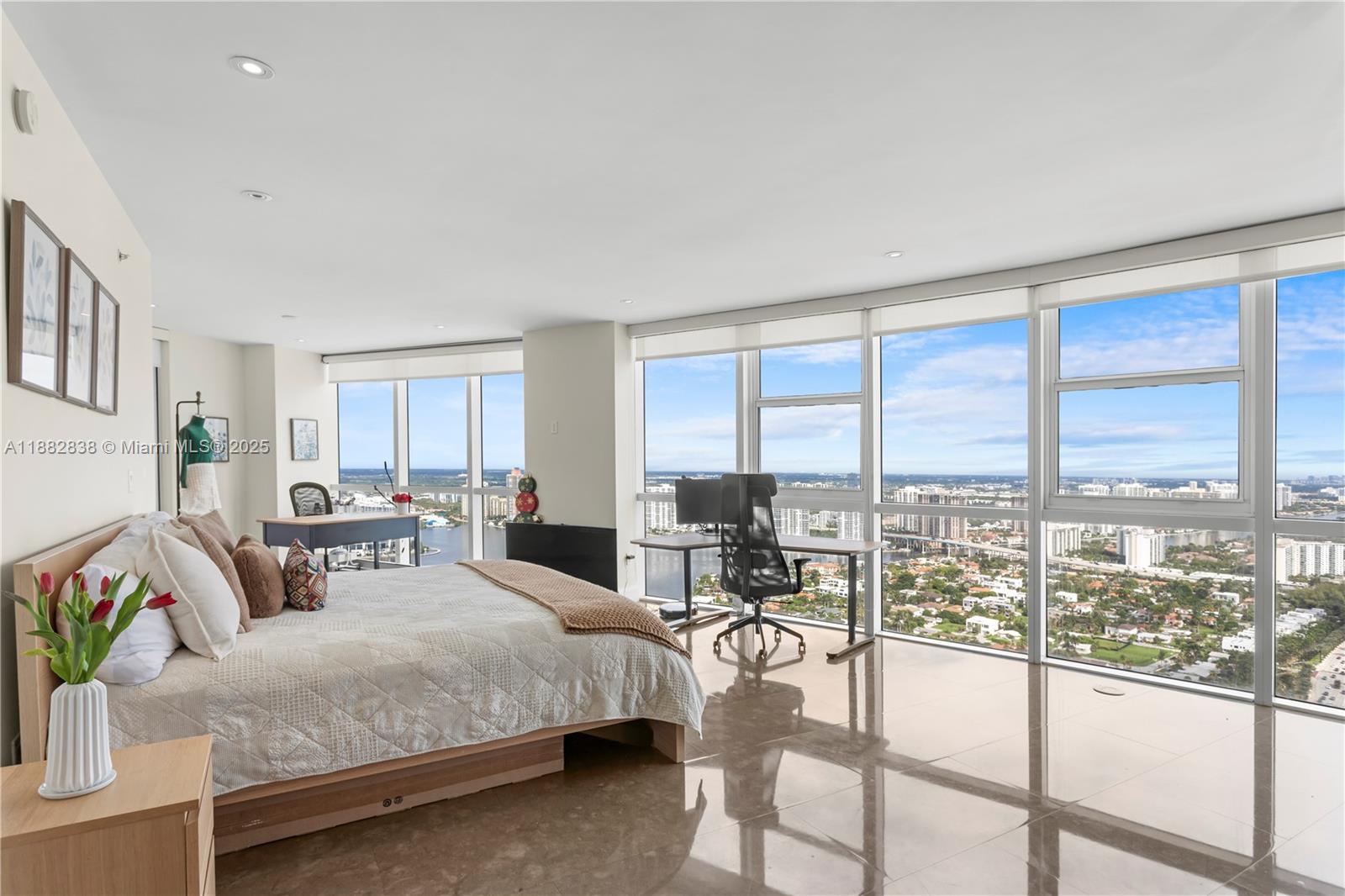 image Trump Royale Condo22