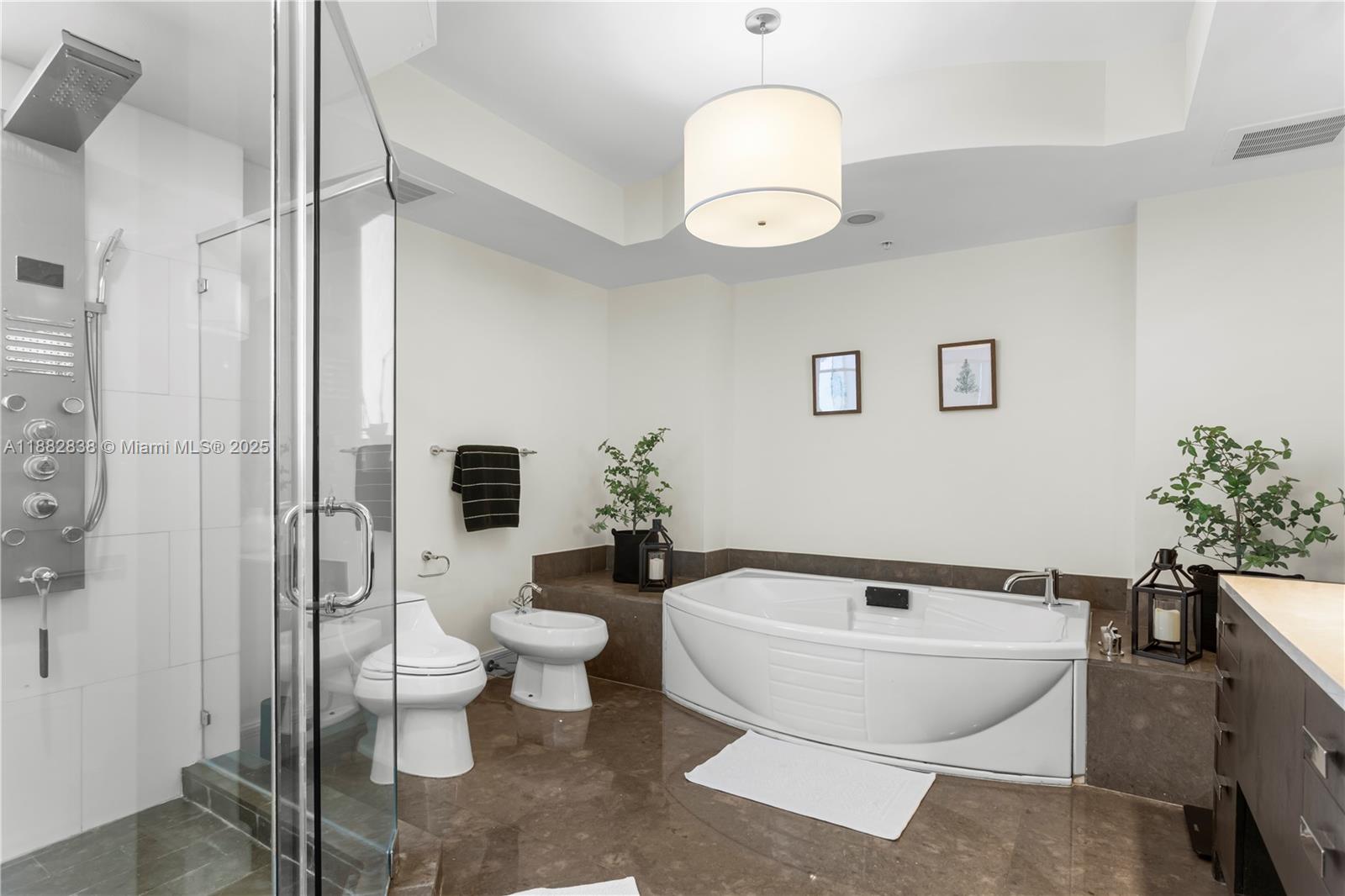 image Trump Royale Condo30