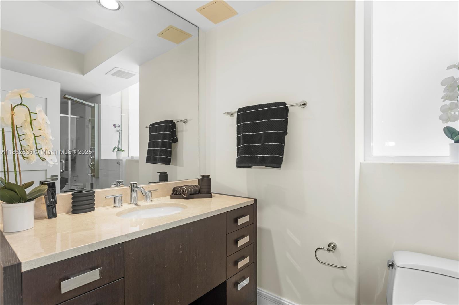 image Trump Royale Condo32