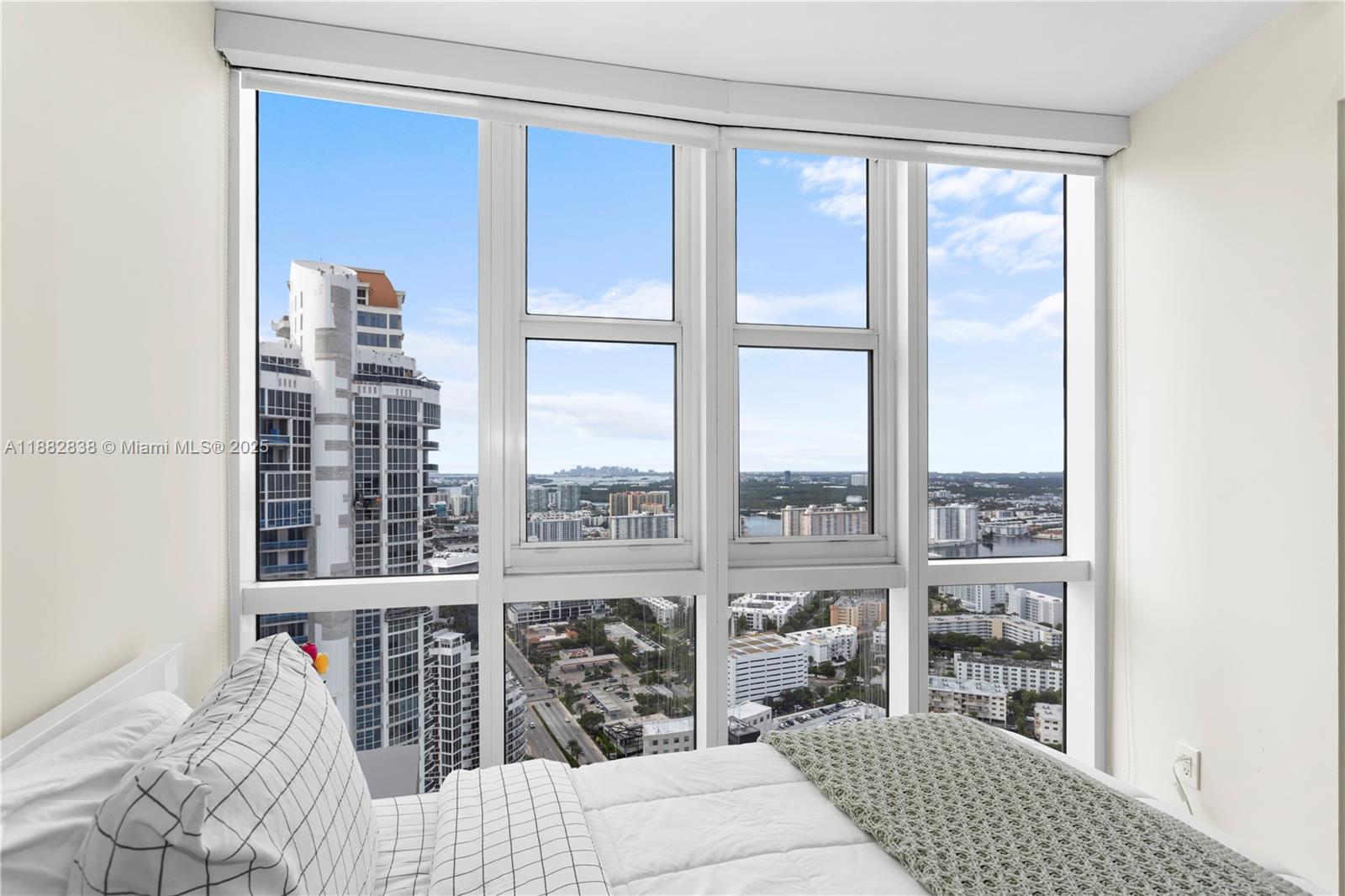 image Trump Royale Condo34
