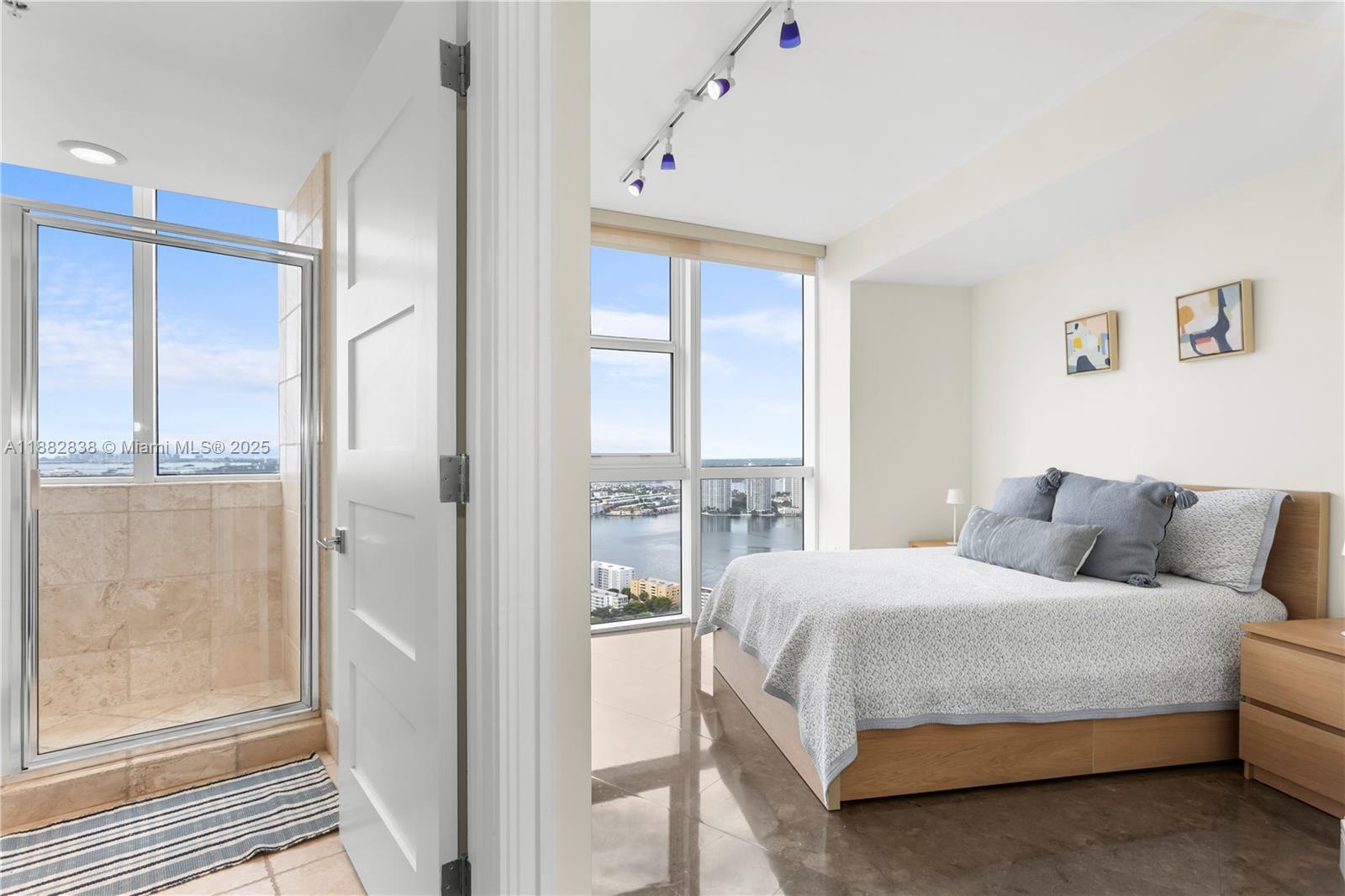 image Trump Royale Condo36