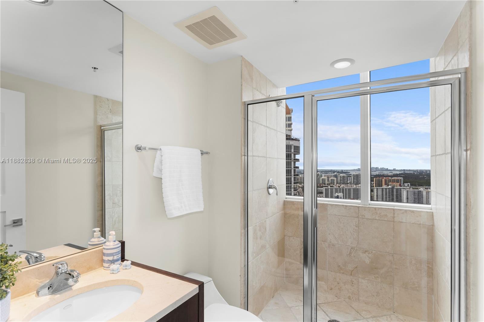 image Trump Royale Condo38