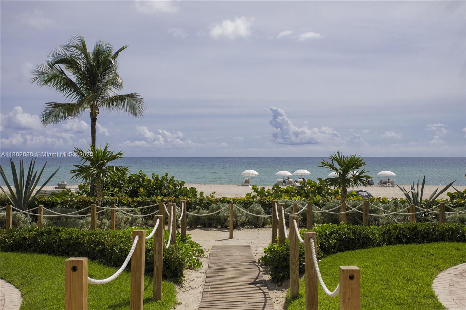 image Trump Royale Condo40