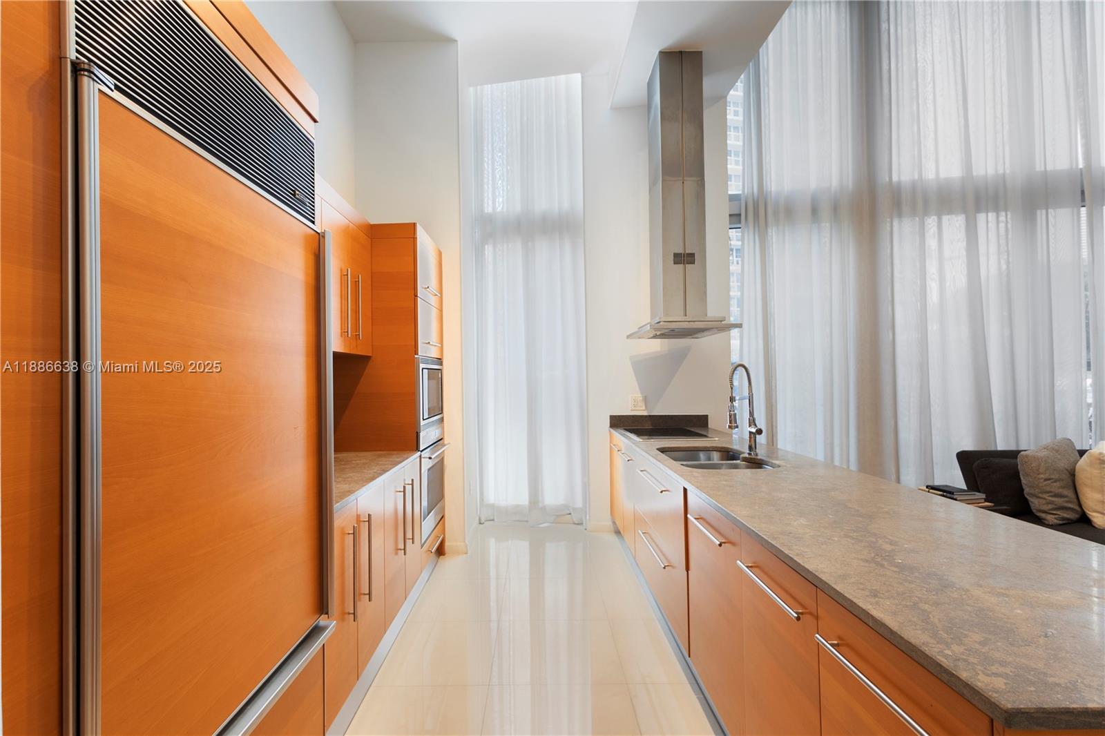 image Icon Brickell15