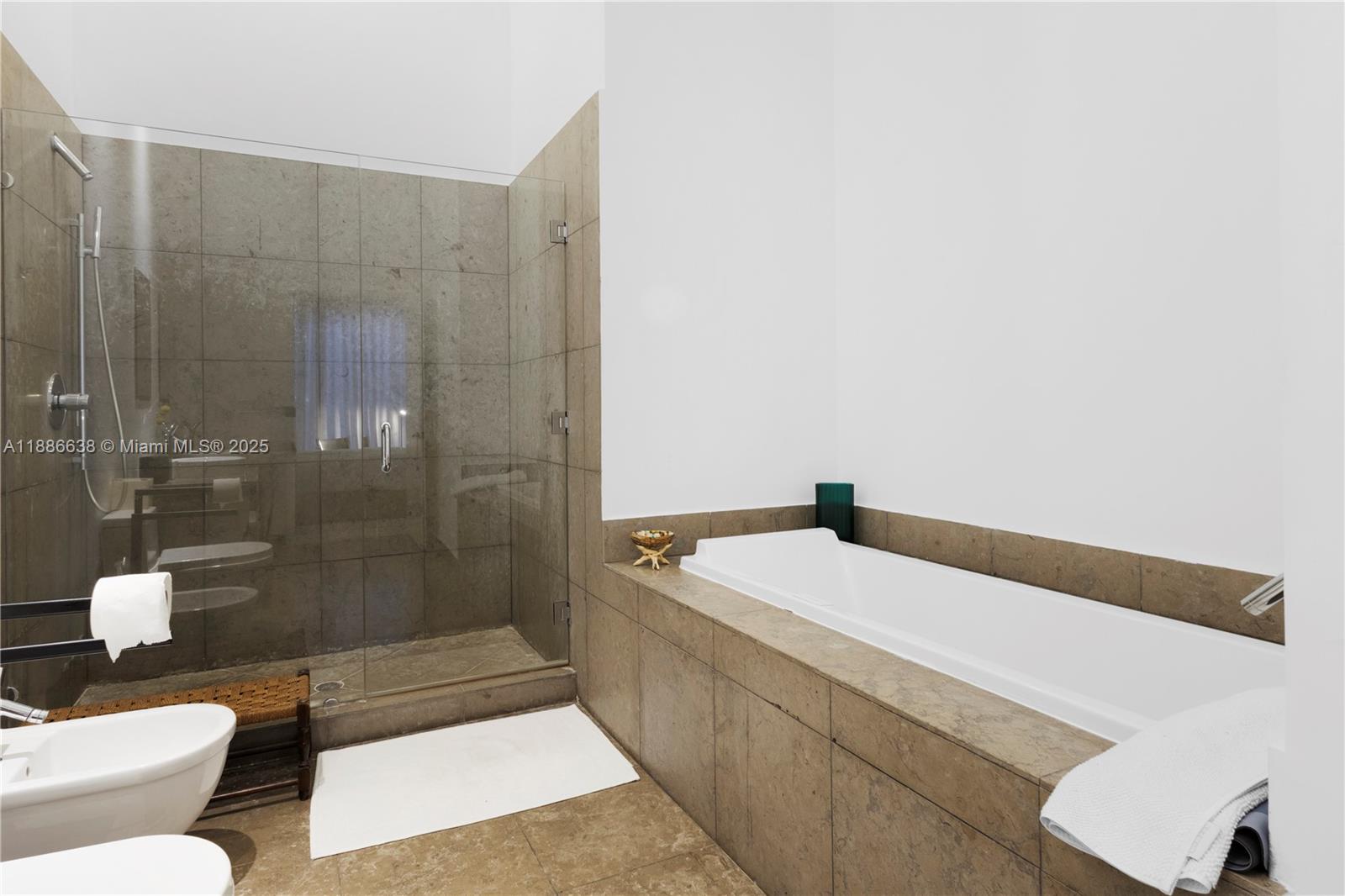 image Icon Brickell22