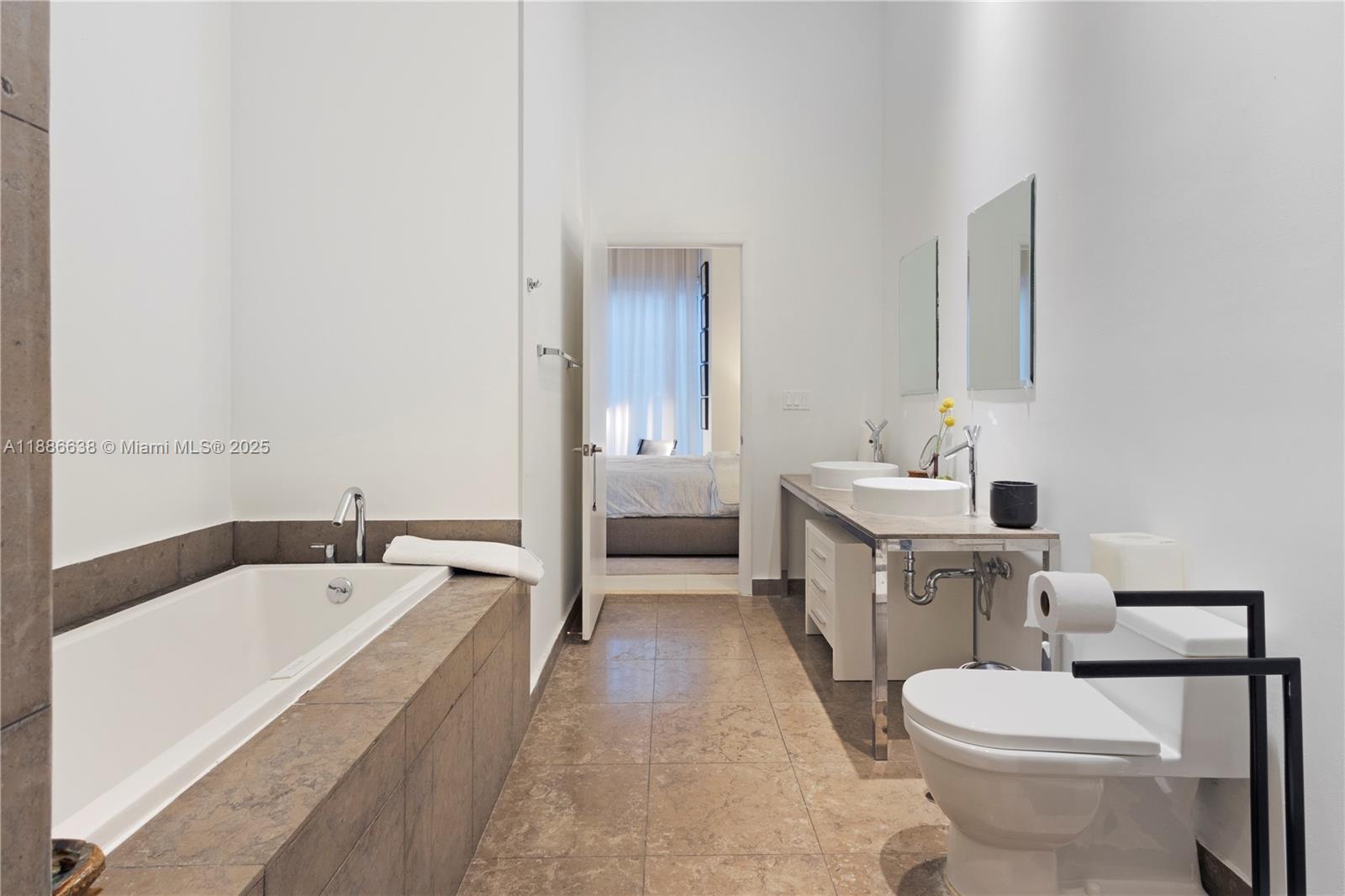 image Icon Brickell23