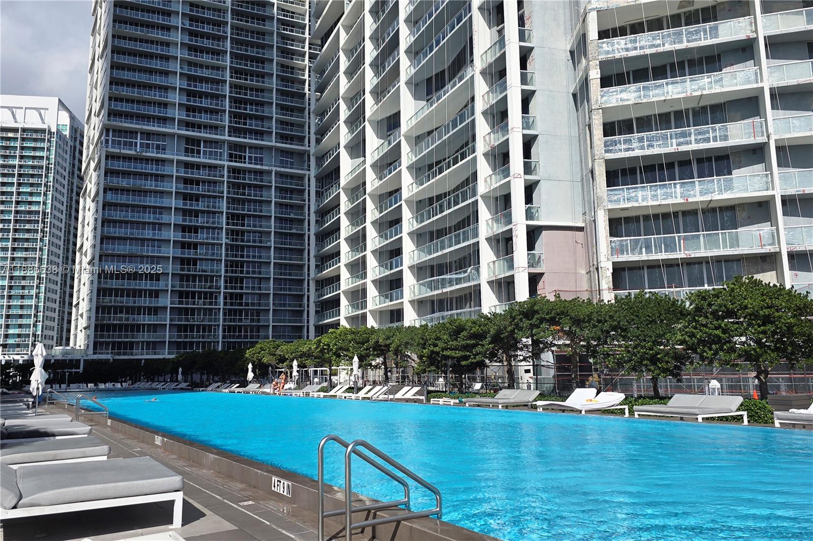 image Icon Brickell27