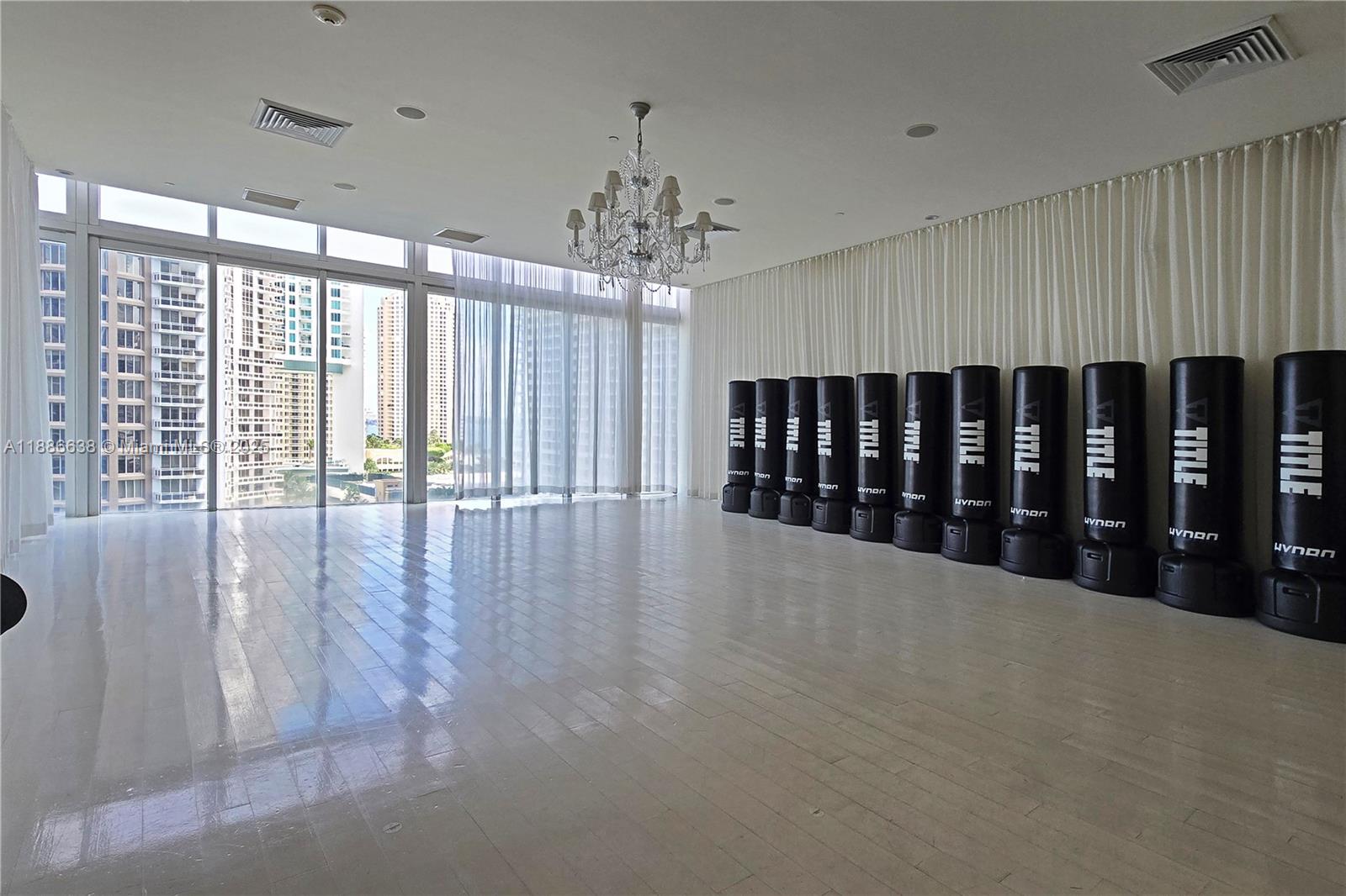 image Icon Brickell34