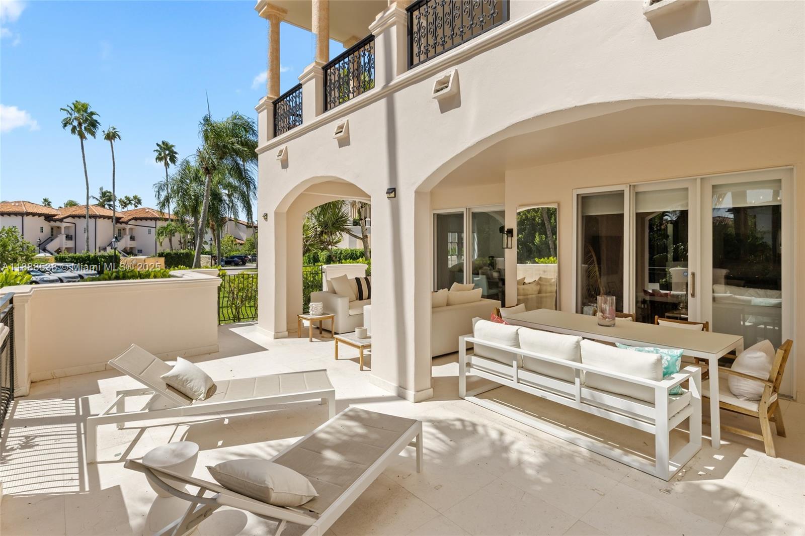 19216 Fisher Is Dr #19216 Miami Beach, FL 33109