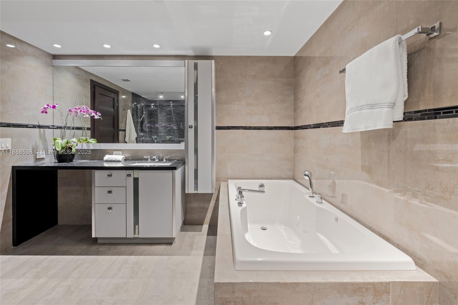 19216 Fisher Is Dr #19216 Miami Beach, FL 33109