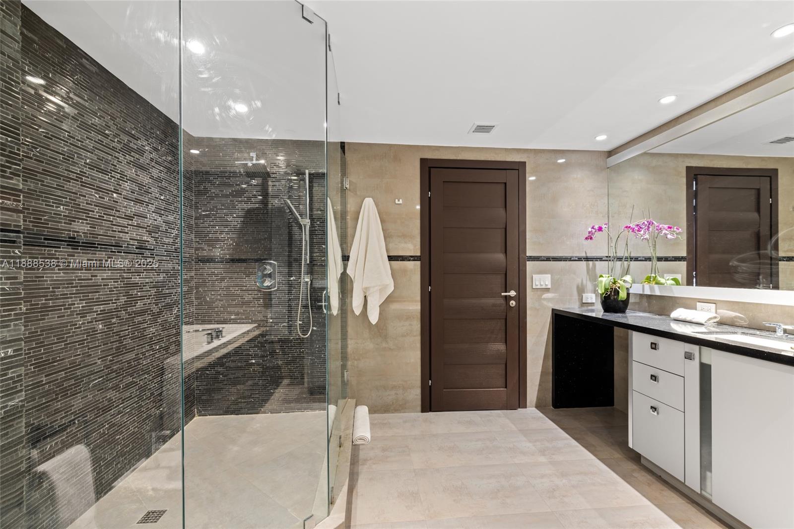 19216 Fisher Is Dr #19216 Miami Beach, FL 33109