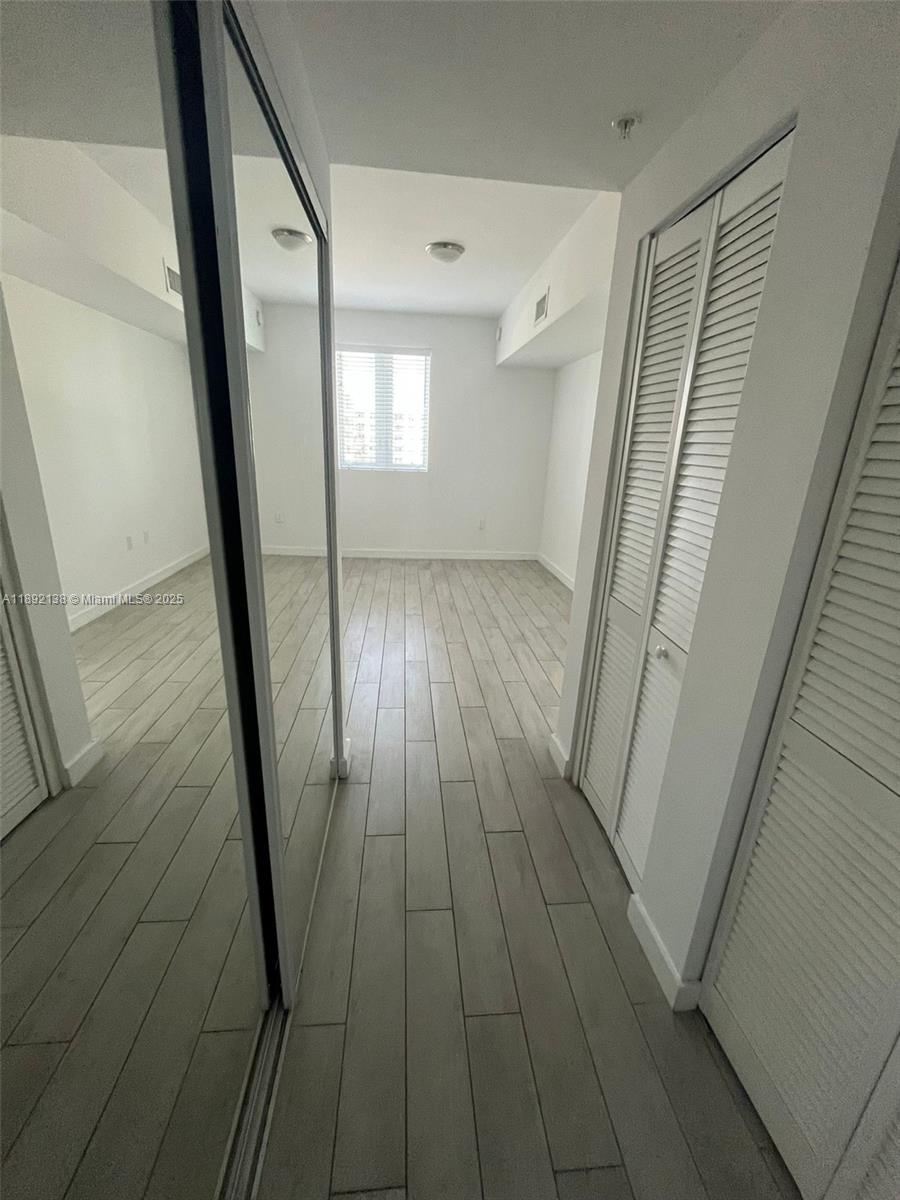 image 26 Edgewater Condo9