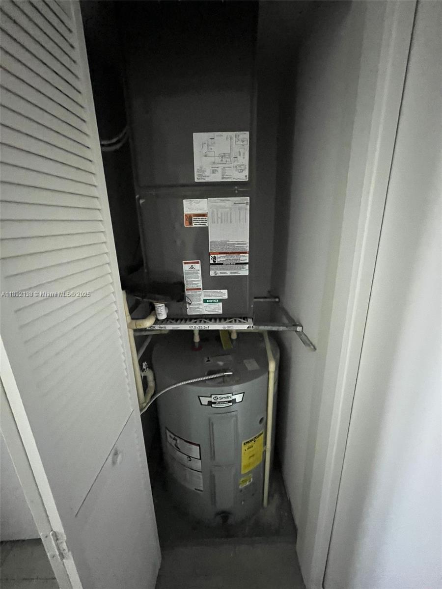 image 26 Edgewater Condo12