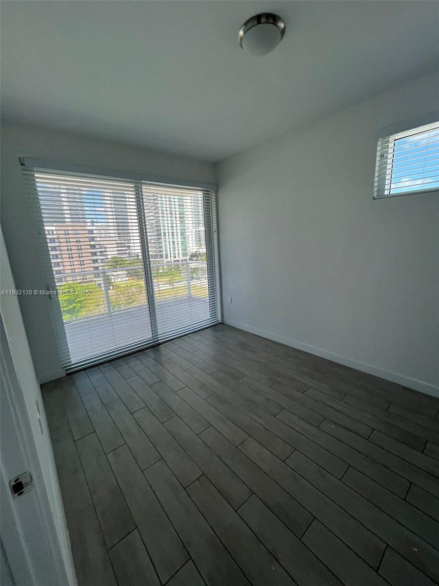 image 26 Edgewater Condo19