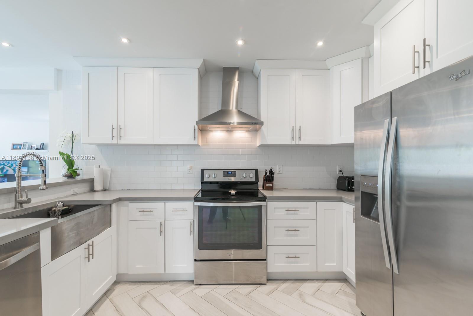 44 NW 40th St Miami, FL 33127