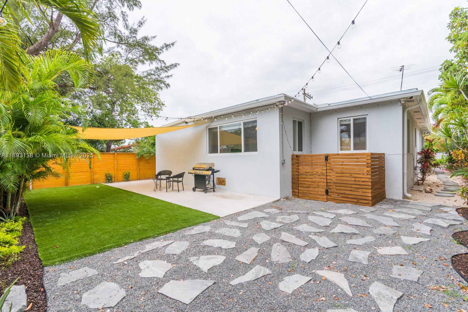 44 NW 40th St Miami, FL 33127