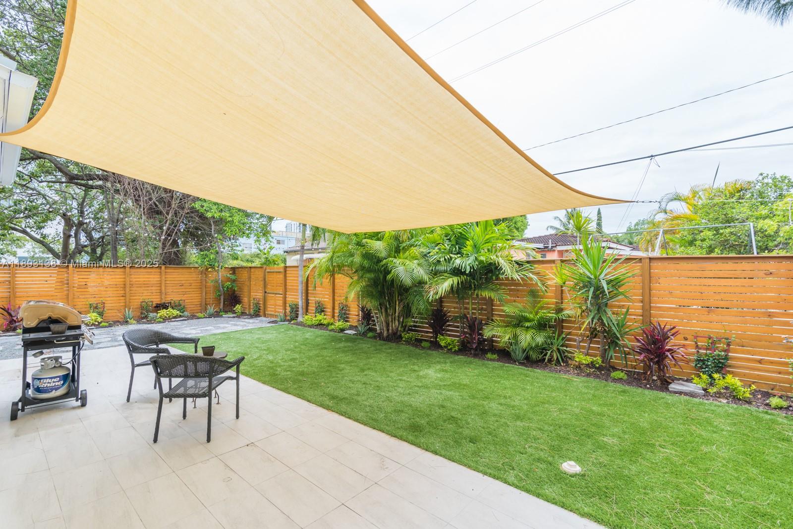 44 NW 40th St Miami, FL 33127