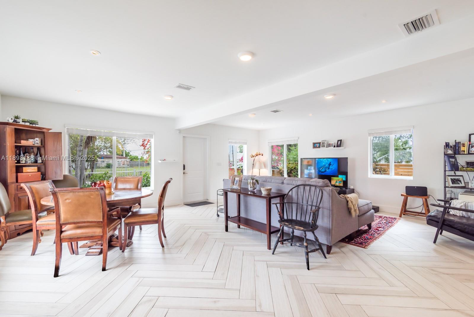 44 NW 40th St Miami, FL 33127