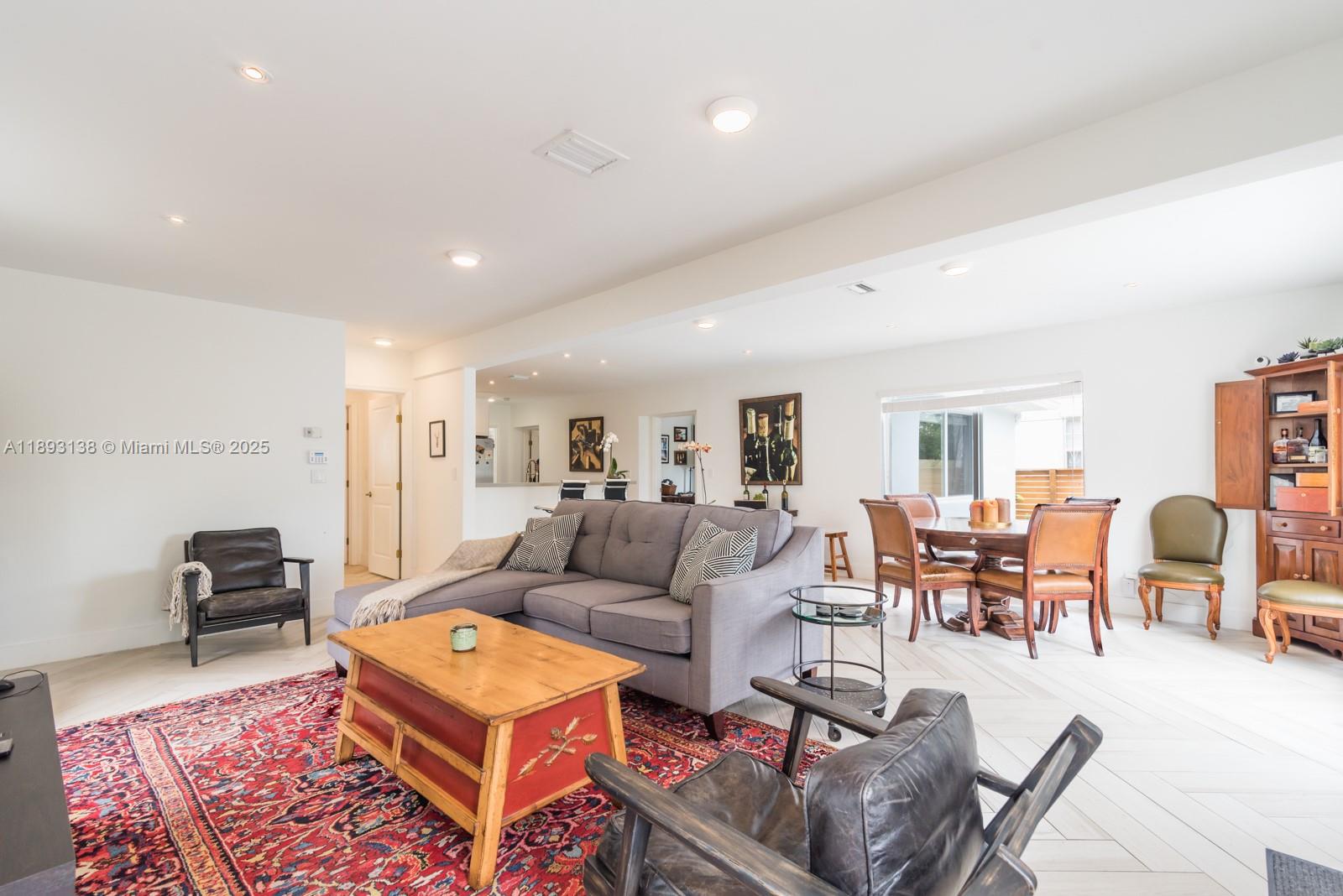 44 NW 40th St Miami, FL 33127