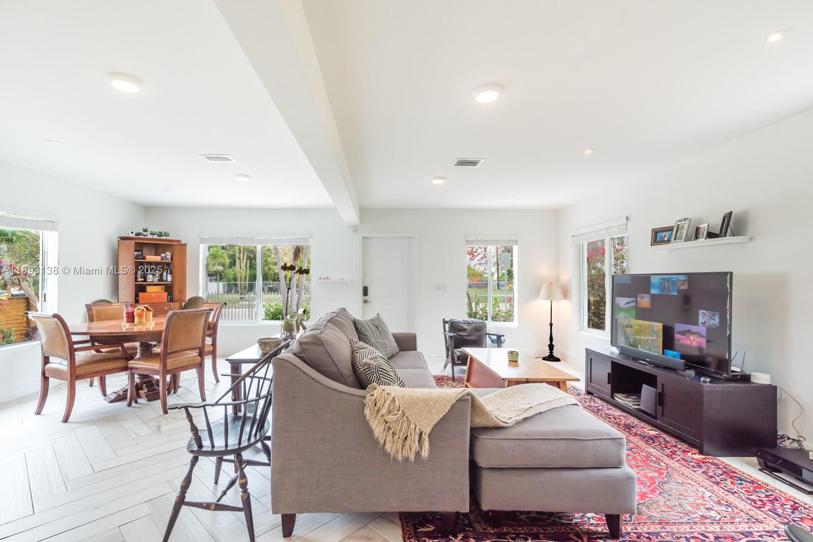 44 NW 40th St Miami, FL 33127