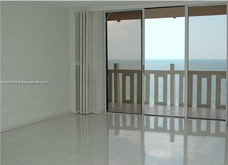 image Towers Of Key Biscayne Co3
