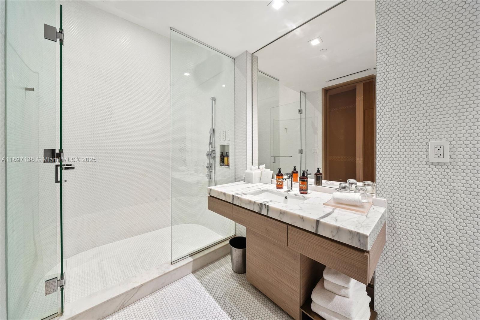 image Sls Lux Brickell13