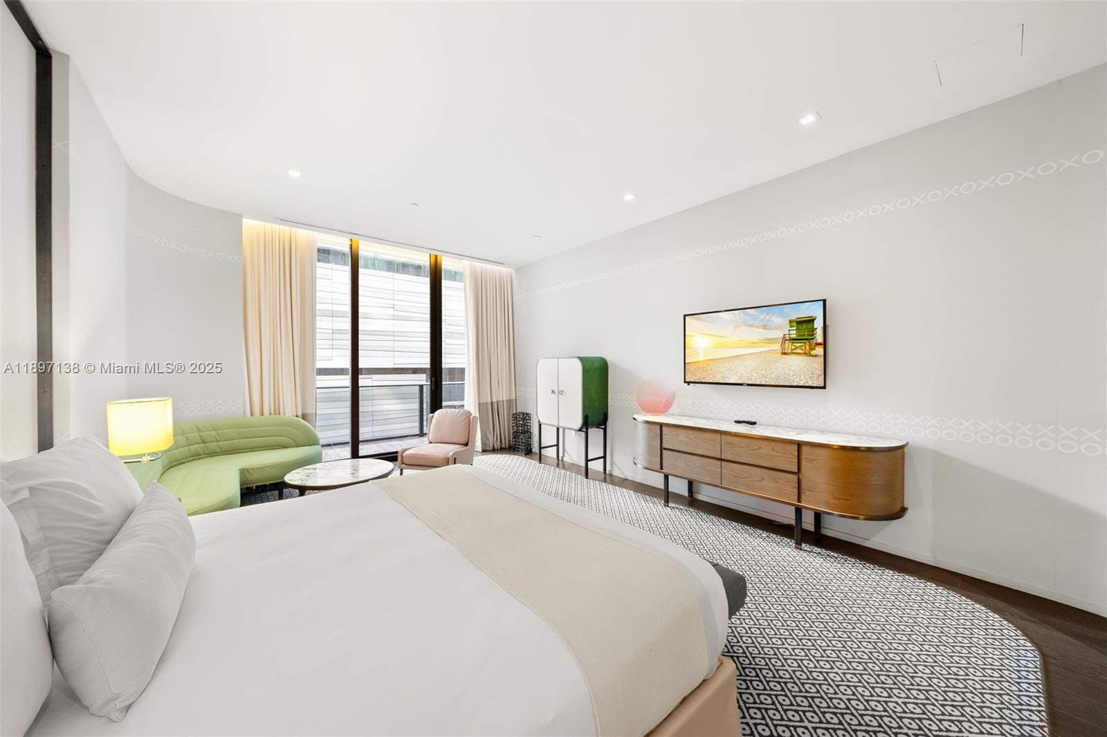 image Sls Lux Brickell2