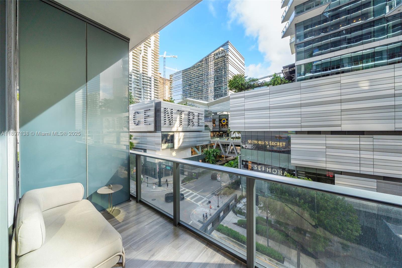 image Sls Lux Brickell4