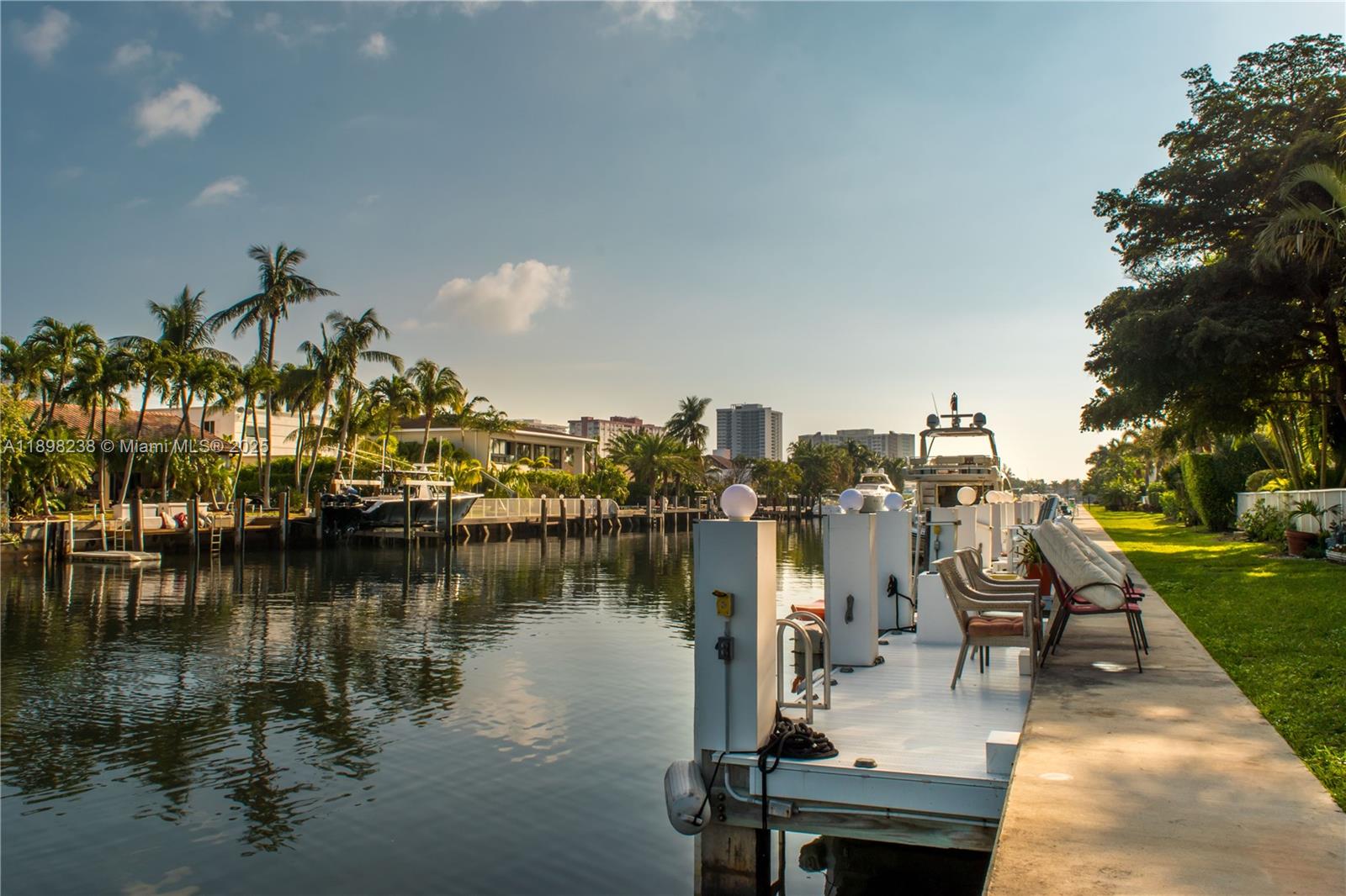 3705 NE 214th St #13 Aventura, FL 33180