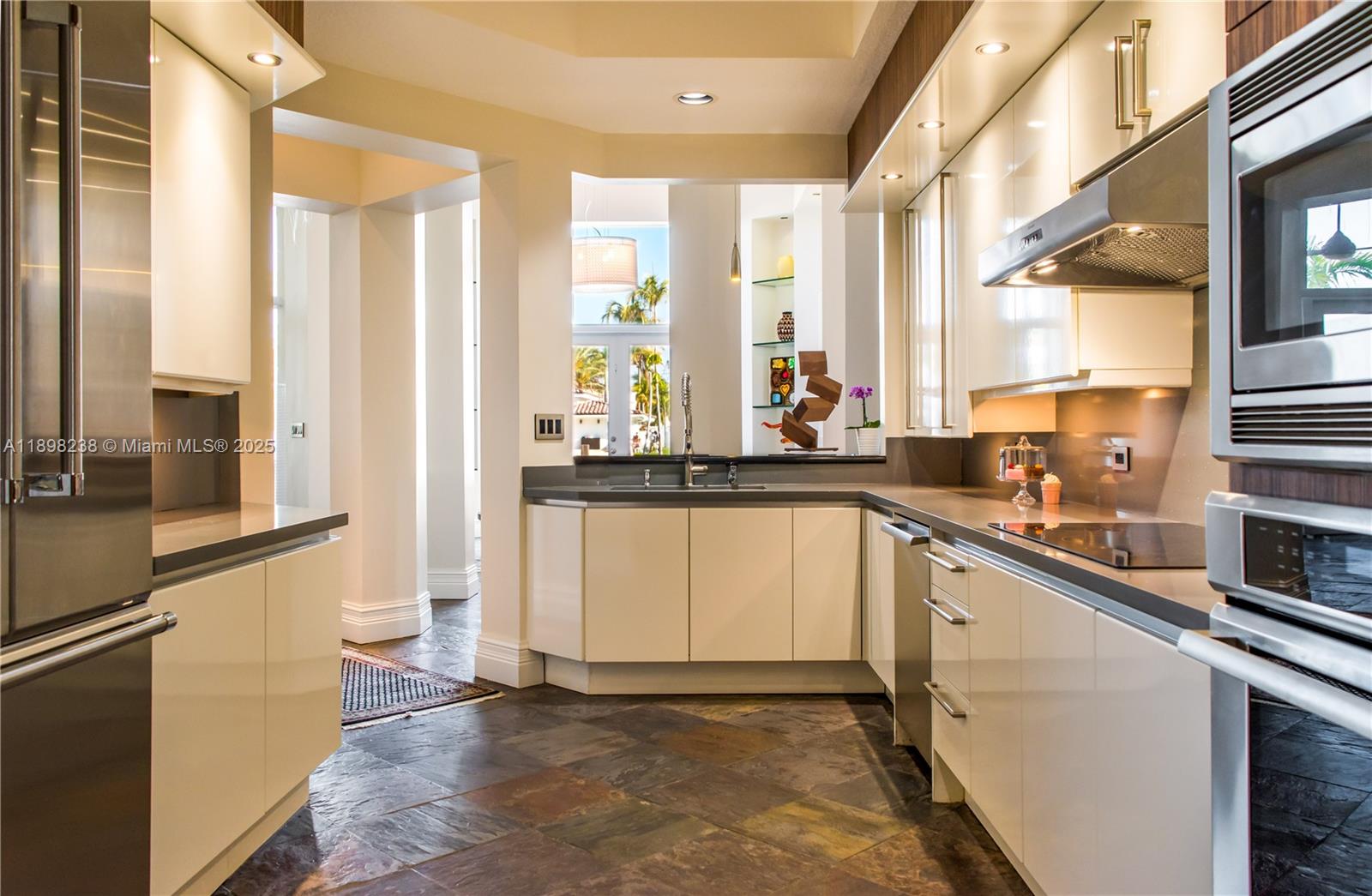 3705 NE 214th St #13 Aventura, FL 33180