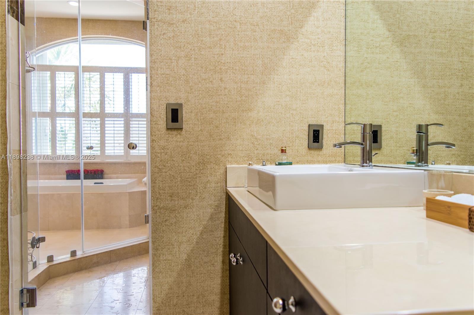 3705 NE 214th St #13 Aventura, FL 33180