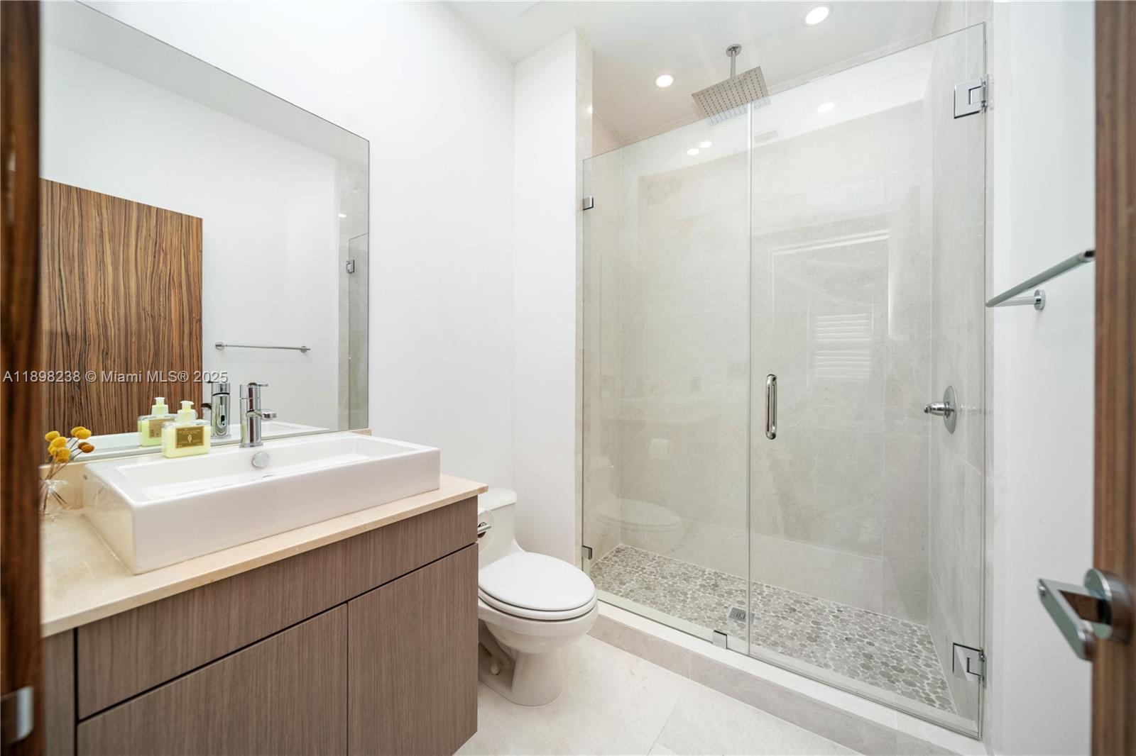 3705 NE 214th St #13 Aventura, FL 33180