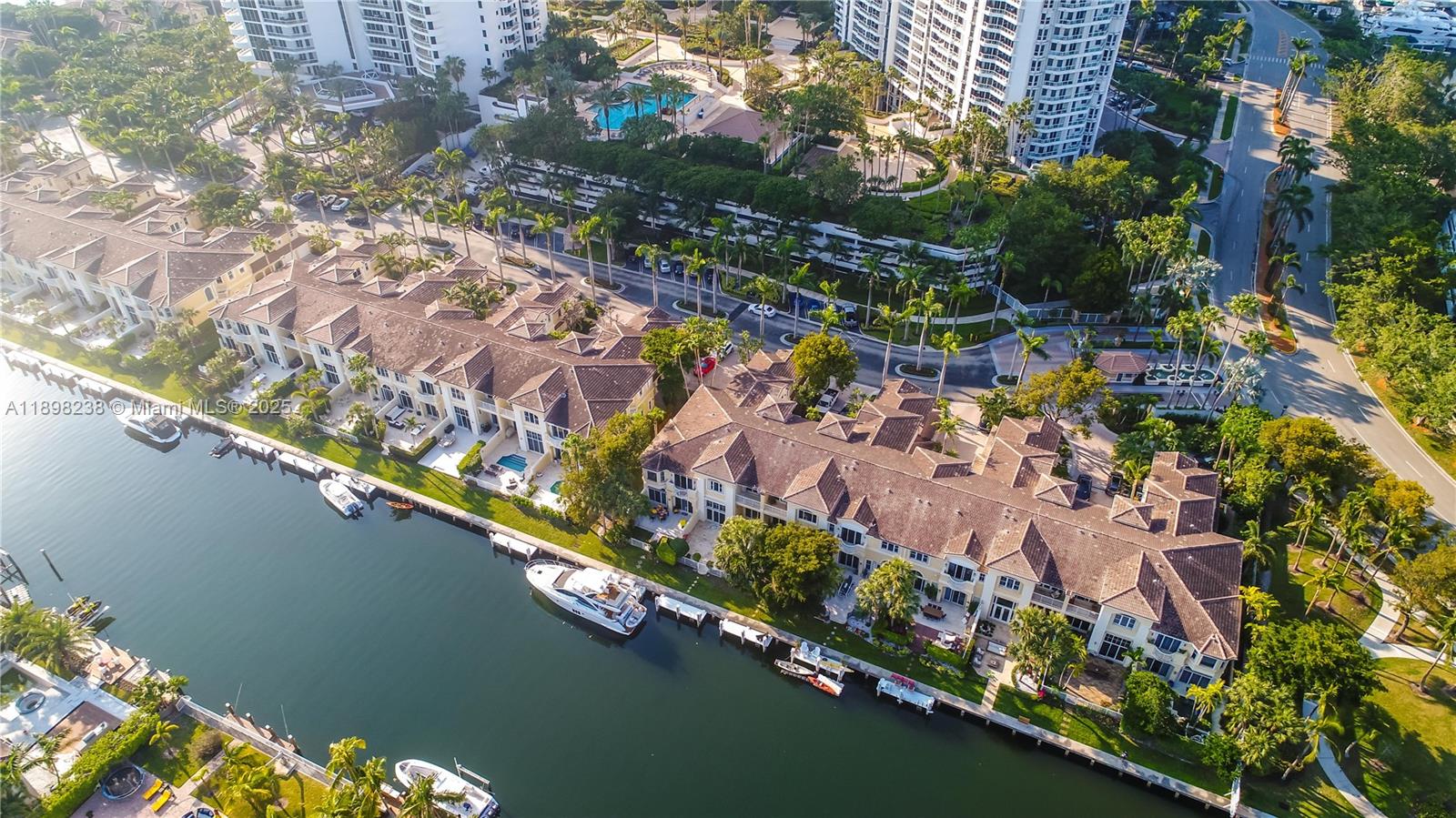 3705 NE 214th St #13 Aventura, FL 33180