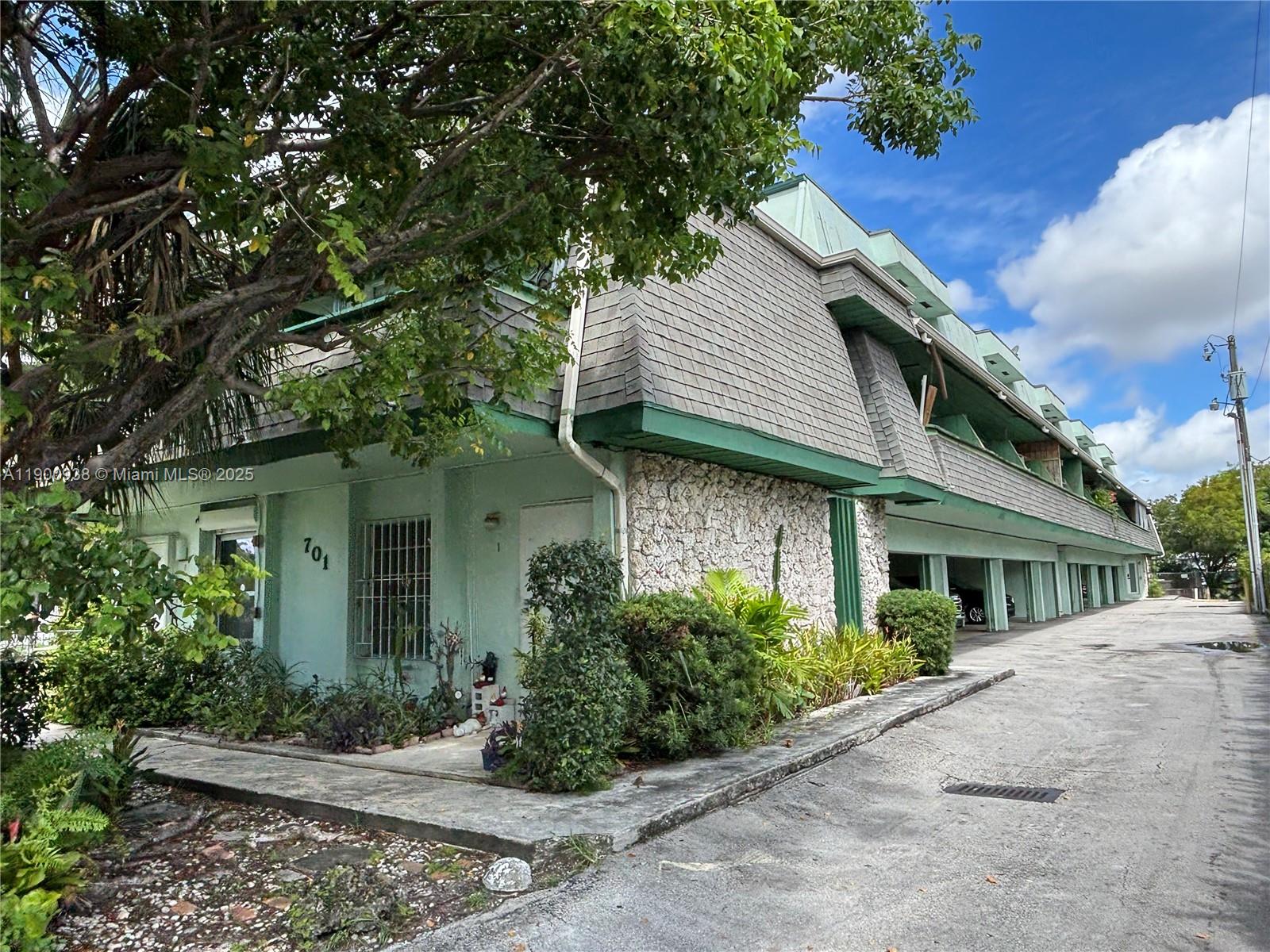 701 S Royal Poinciana Blvd #7