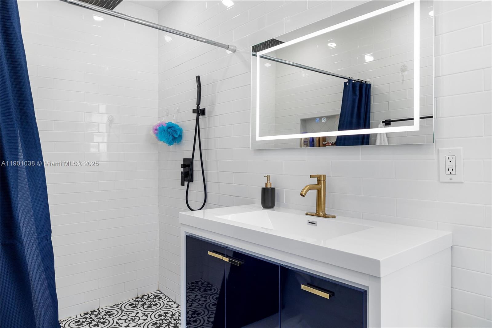 8926 Abbott Ave Surfside, FL 33154