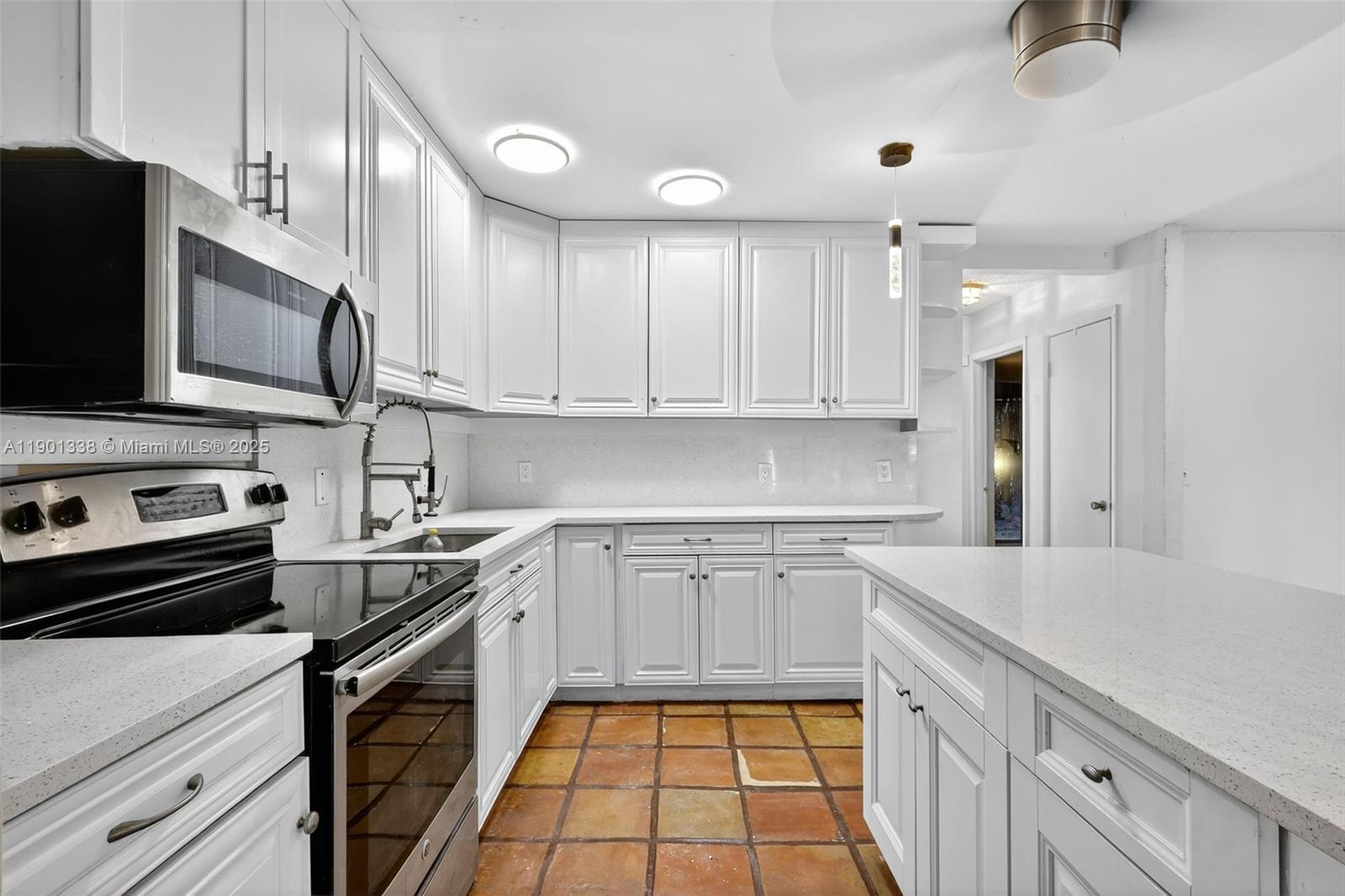 611 Broward Ave Green Acres, FL 33463