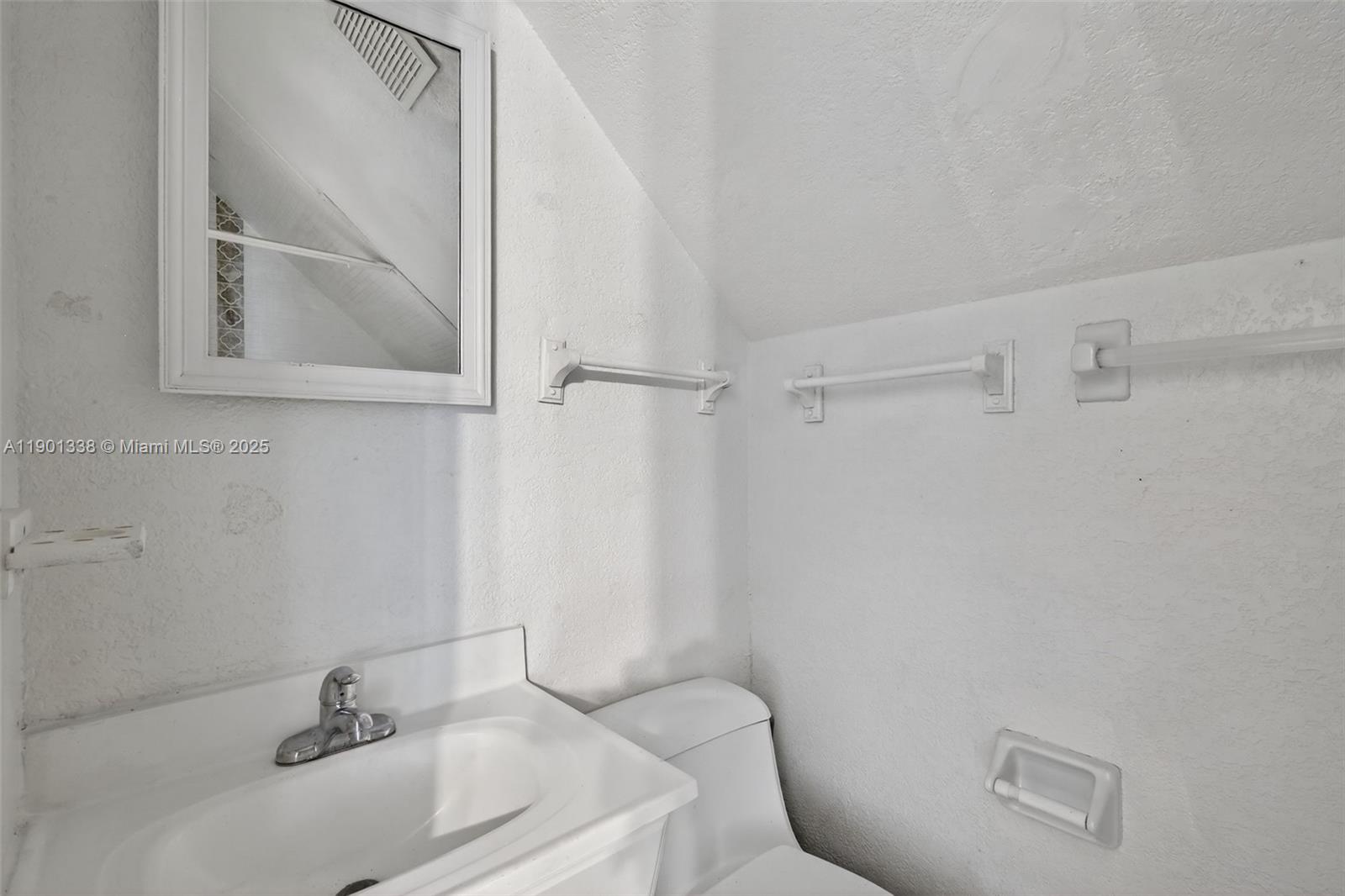 611 Broward Ave Green Acres, FL 33463